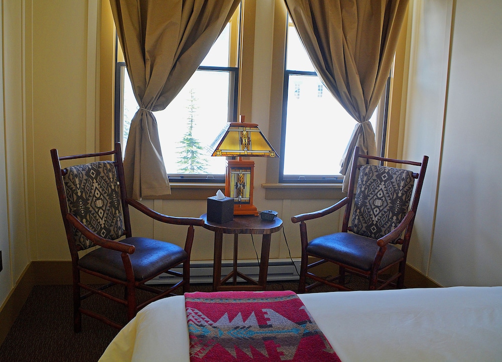 Traditional Double Room, 1 Double Bed, Shared Bathroom photo 2