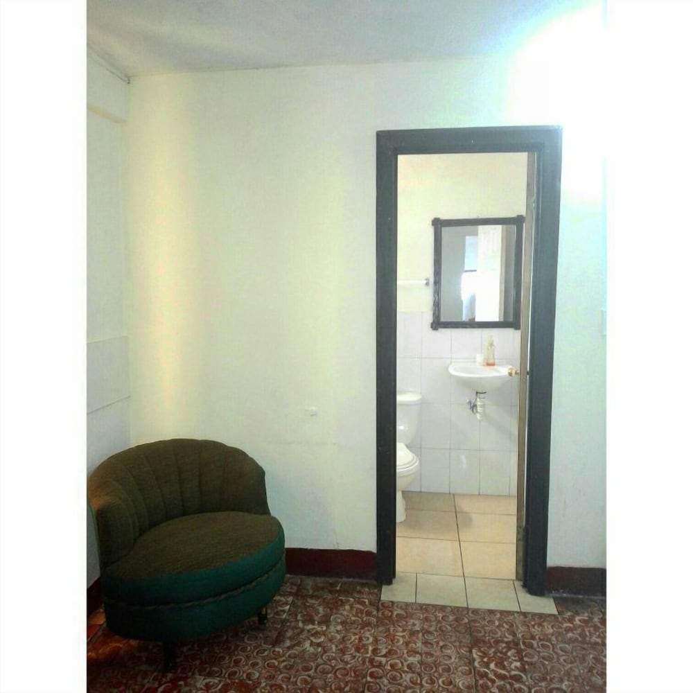 Standard Room, 2 Double Beds, Private Bathroom photo 2