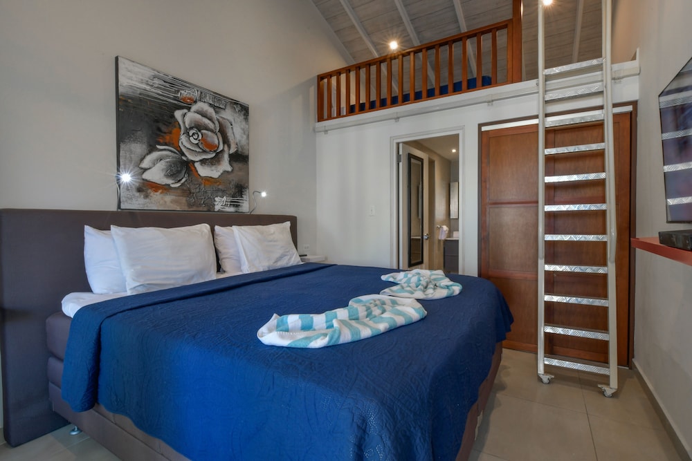 Pool side Suite with Loft (1-53) photo 3