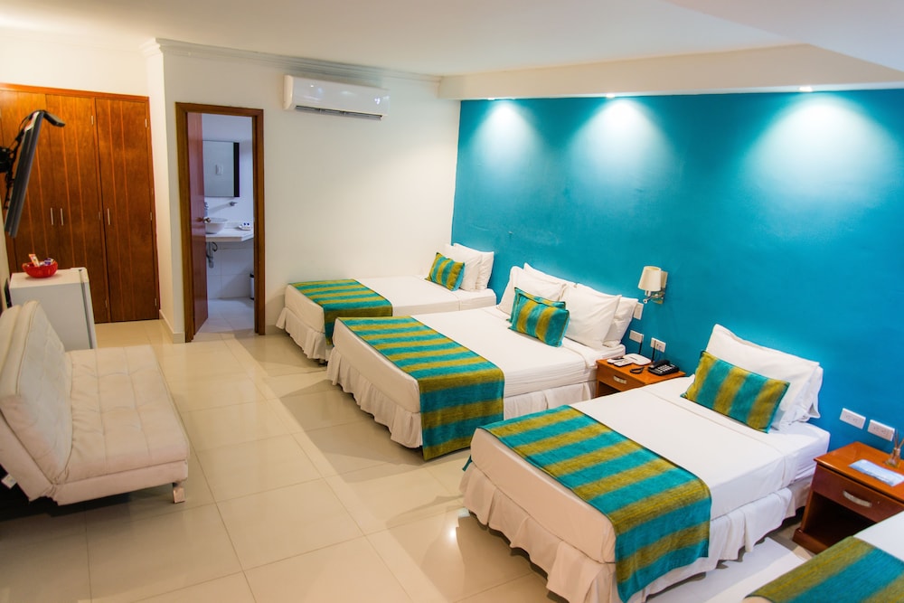 Standard Quintuple Room, Multiple Beds - Photo 1