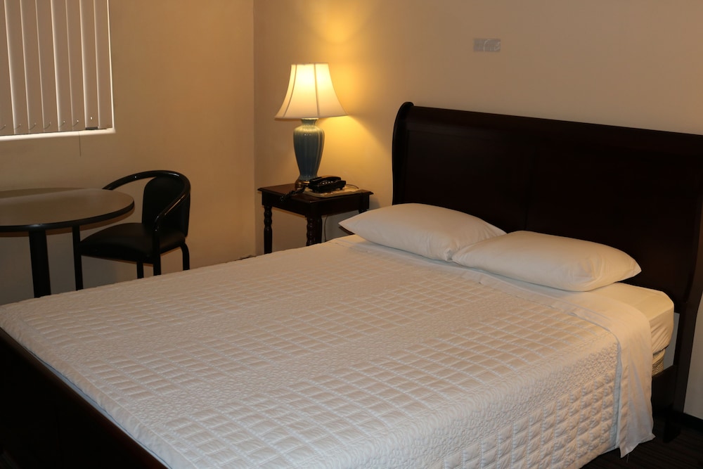 Basic Single Room, 1 Queen Bed (Single Use Only)