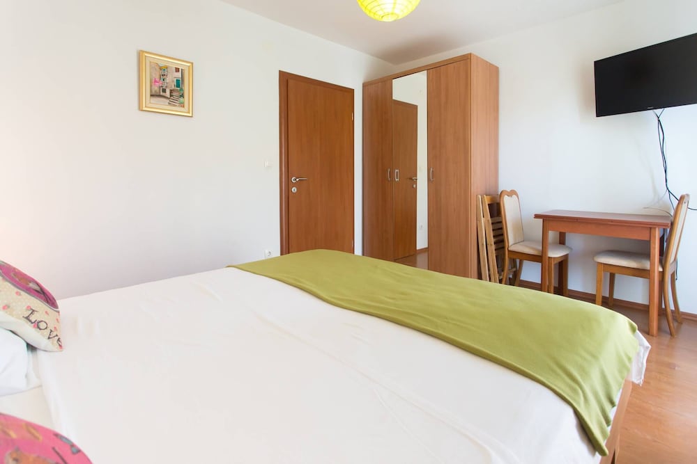 Studio (Studio Apartment (Owner no1))