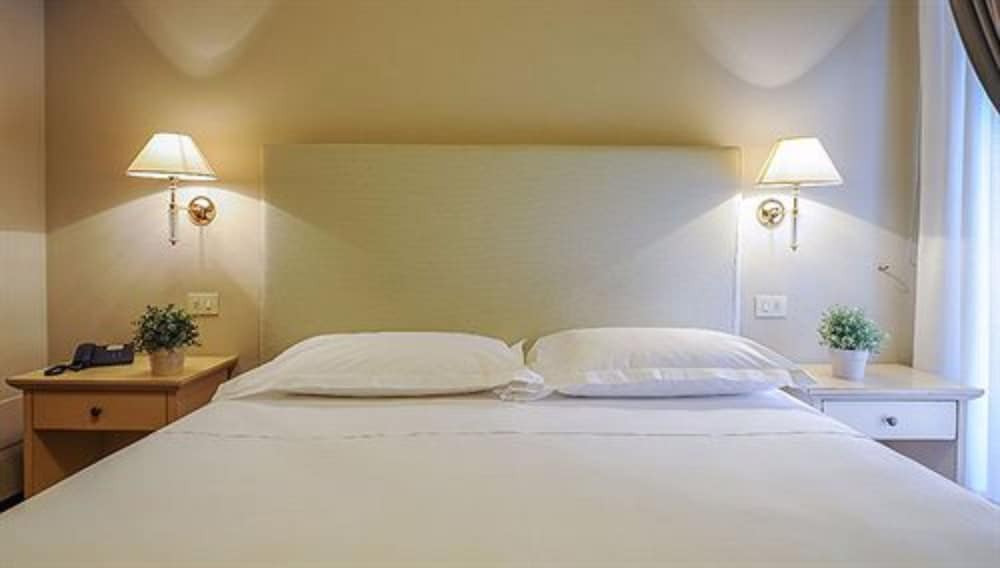Comfort Double or Twin Room, 1 King Bed - Photo 4