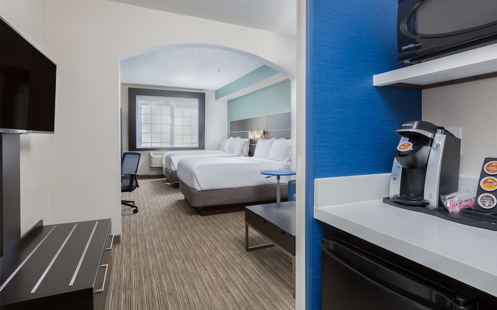 Suite, Multiple Beds - Photo 1