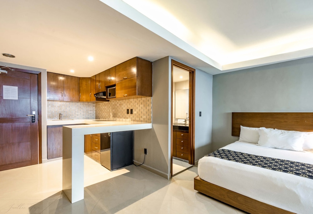 Junior Suite, Hot Tub - Photo 4
