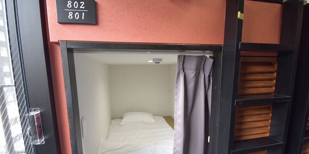 Basic Shared Dormitory, Men only
