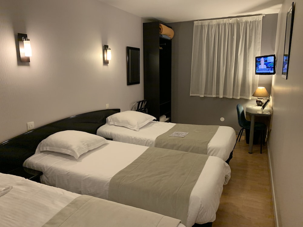 Triple Room, 3 Twin Beds photo 3