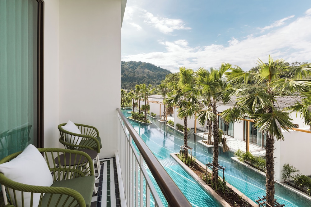 Superior Room, Pool View - Photo 2