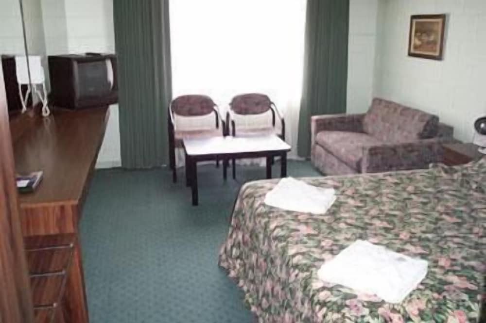 Standard Twin Room photo 2