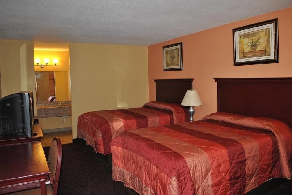 Room, 2 Double Beds photo 3