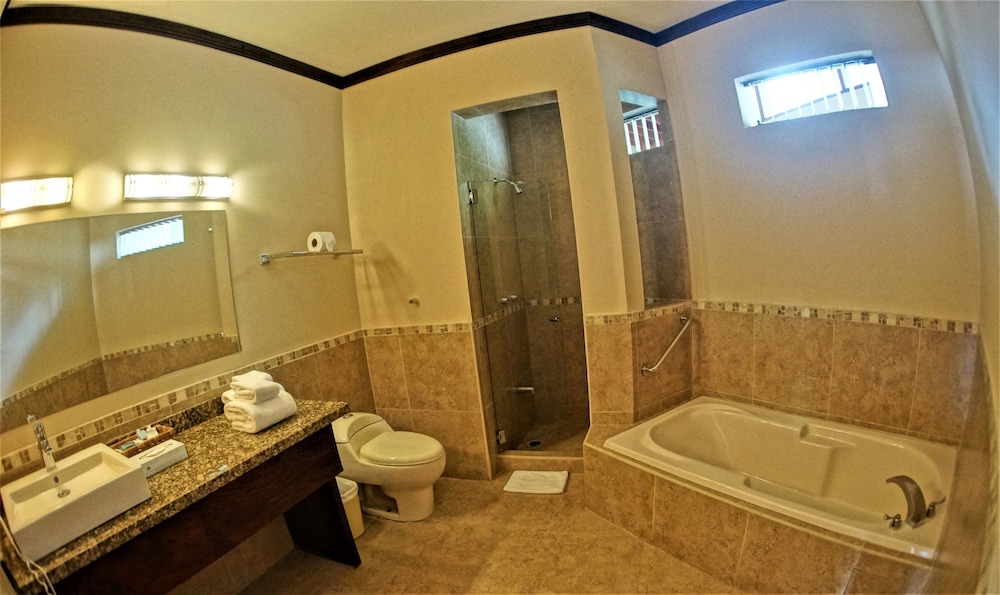 Family Suite - Photo 4