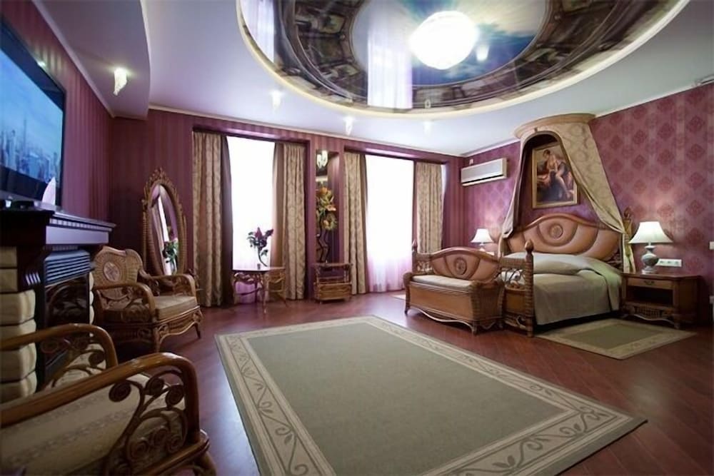 Suite, Fireplace (Sauna)