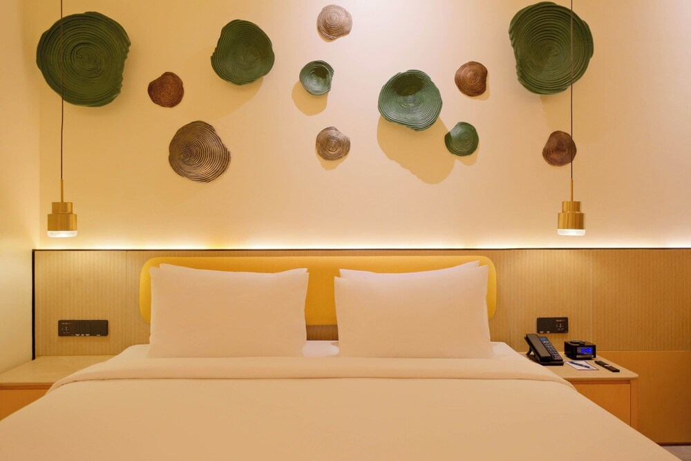 Metro Room King Bed