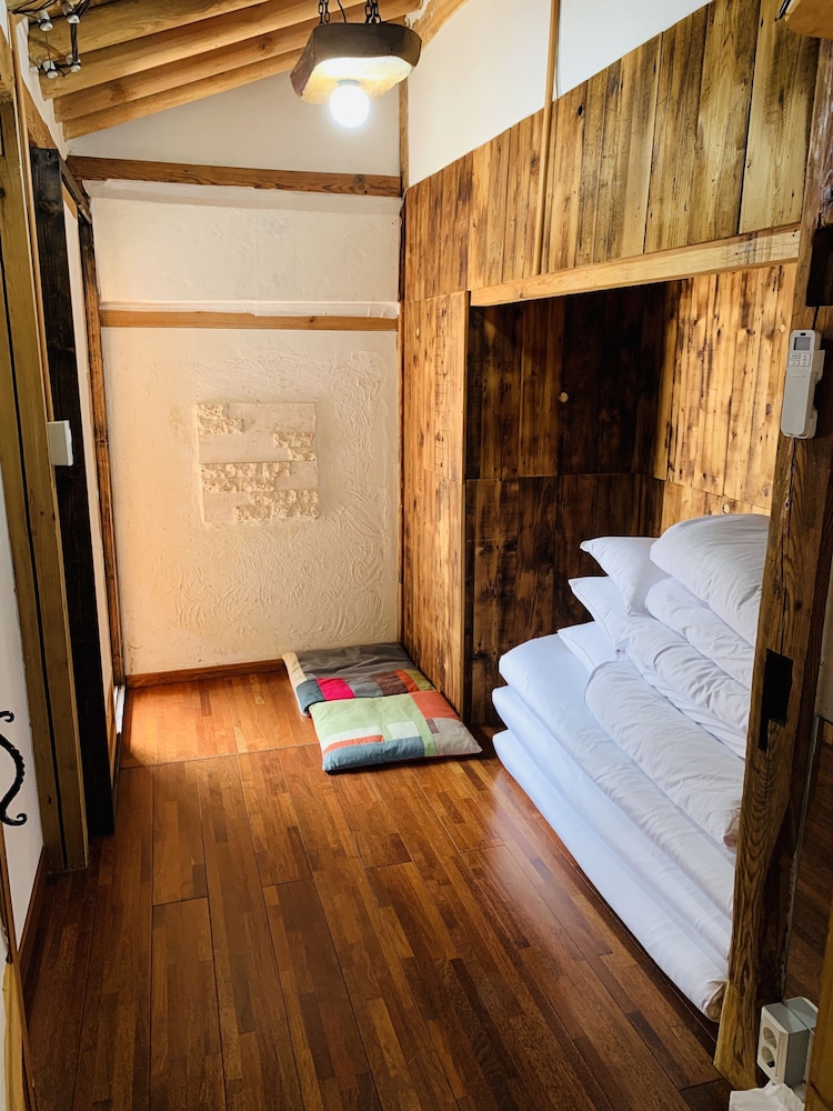 House, 3 Bedrooms photo 1