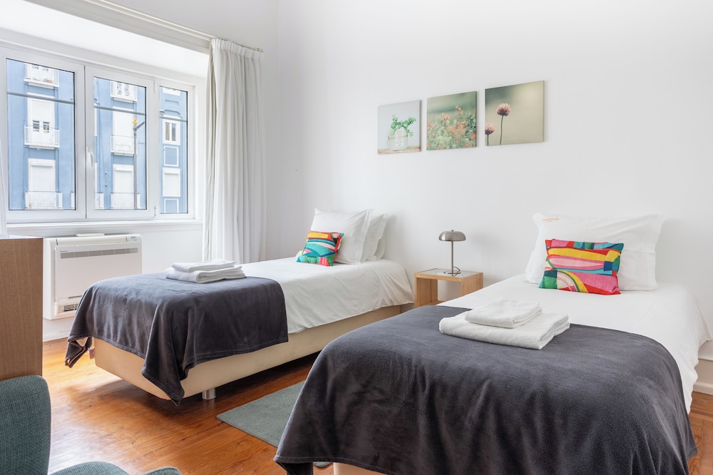 Family Apartment, 4 Bedrooms, City View (I) photo 2
