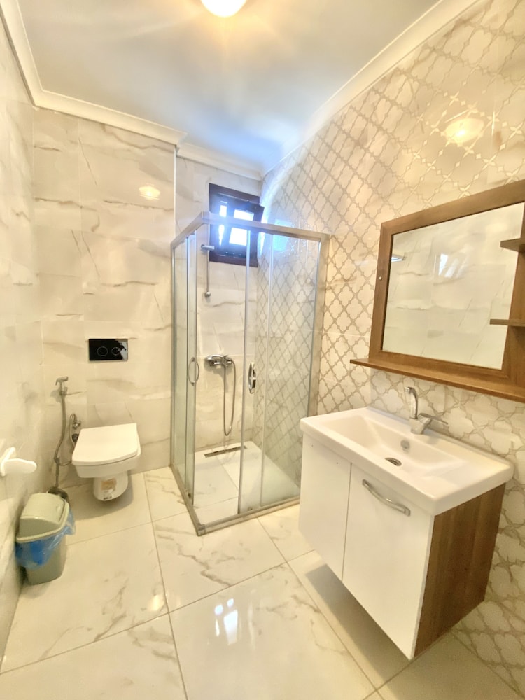 Exclusive House photo 1