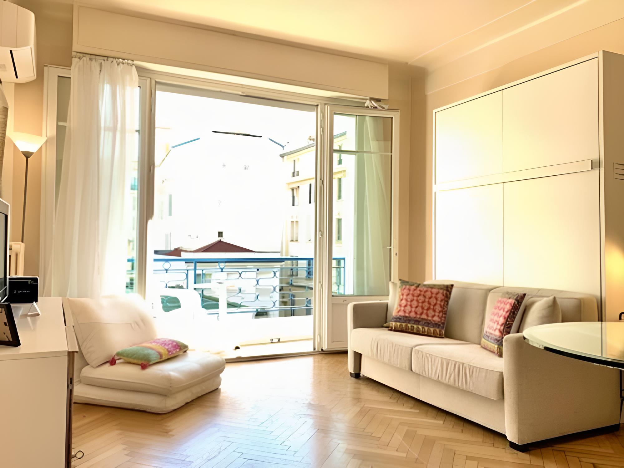 Superior Studio, 1 Living-Room, Kitchenette, Balcony 06088003766gt