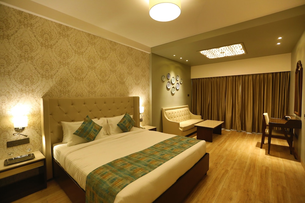Deluxe Room - Photo 10