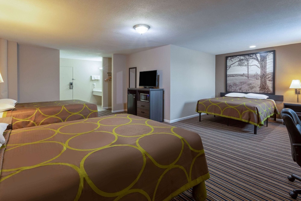 Suite, Multiple Beds, Non Smoking - Photo 1