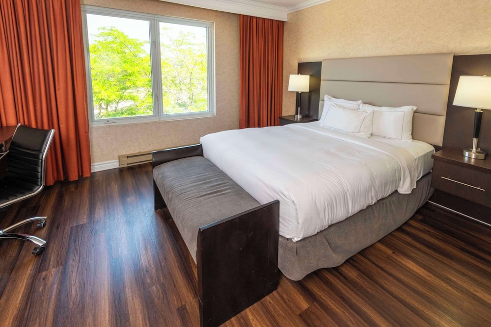 Suite, 2 Queen Beds, Non Smoking (Upgrade) - Photo 5