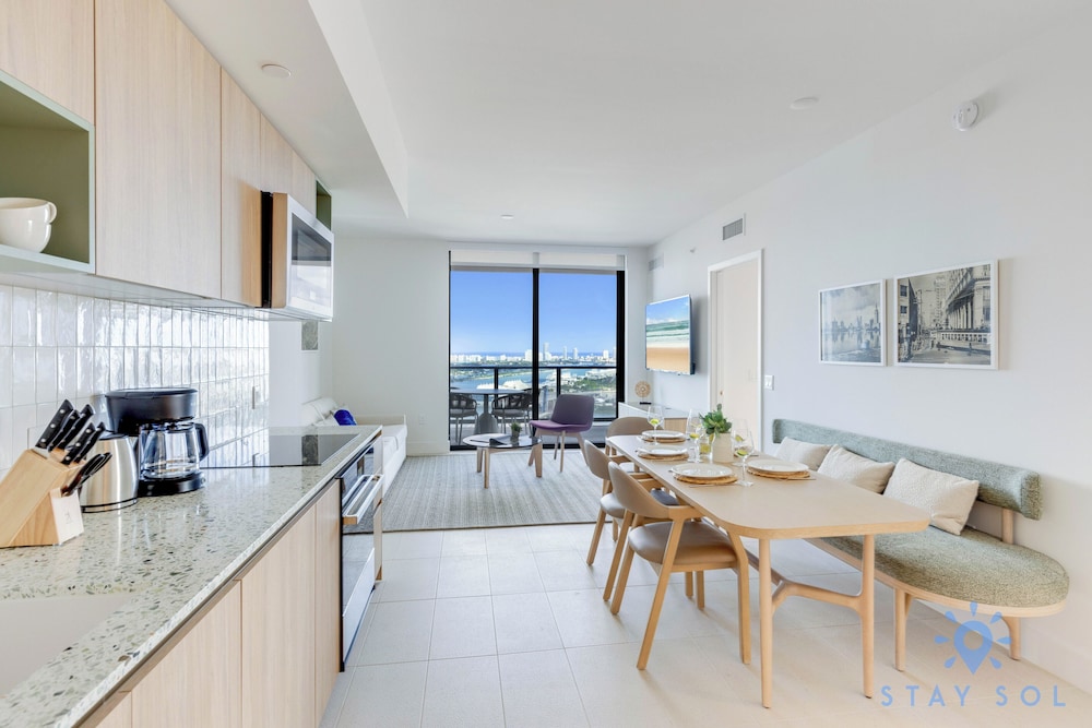 Comfort Apartment, 3 Bedrooms, Balcony, Bay View photo 2