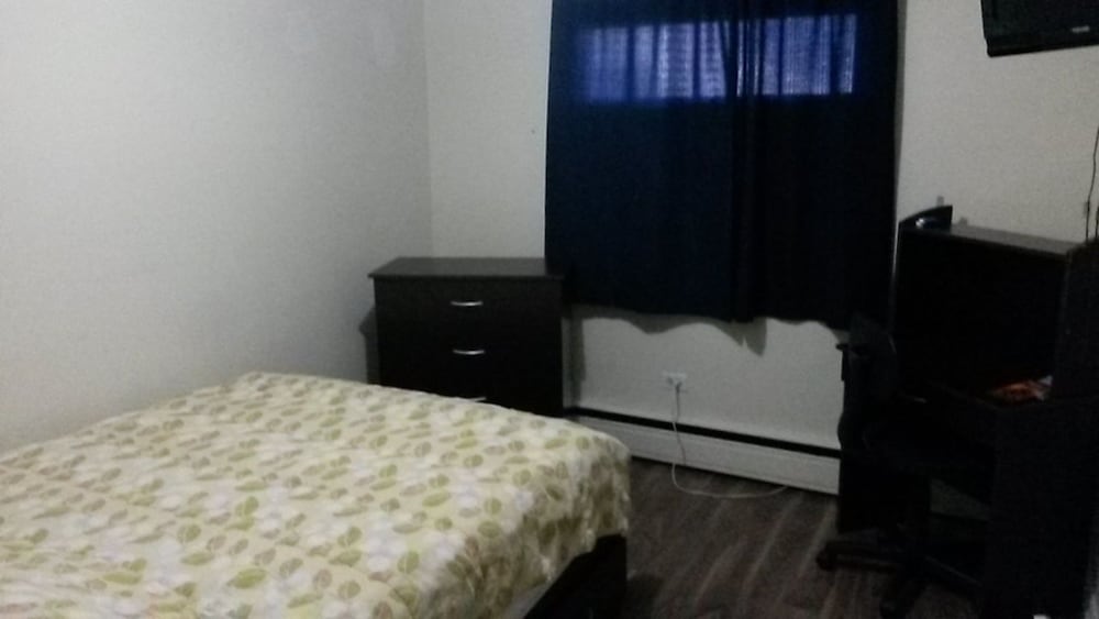 Worker's Room (1 Double Bed, Shared Bathroom) photo 3
