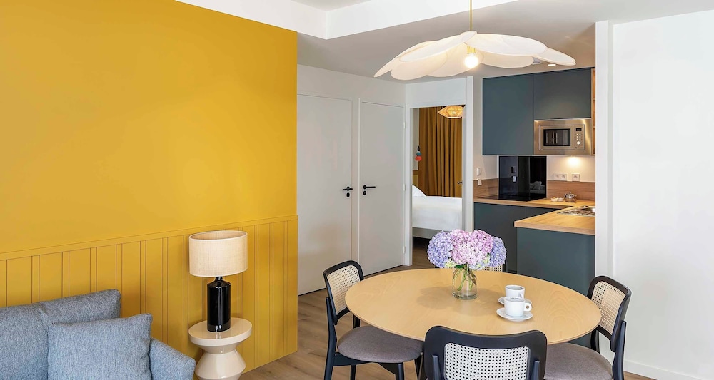 Superior Apartment thumbnail 5