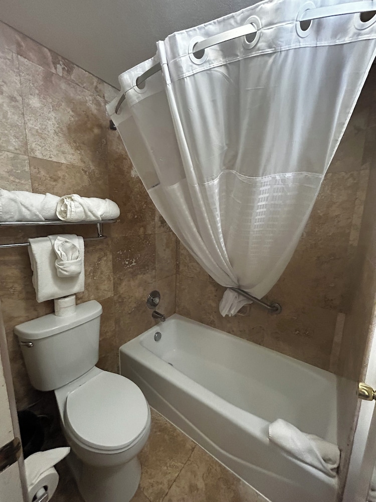 Standard Double Room, 2 Queen Beds, Non Smoking, Annex Building photo 2