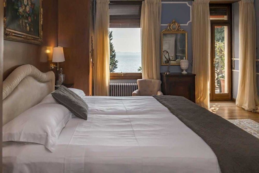 Junior Suite, Balcony photo 3