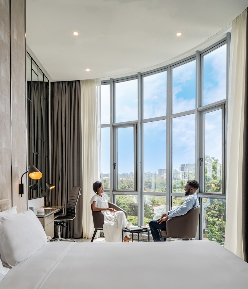 Premier Room (1 King, High Floor) - Photo 2