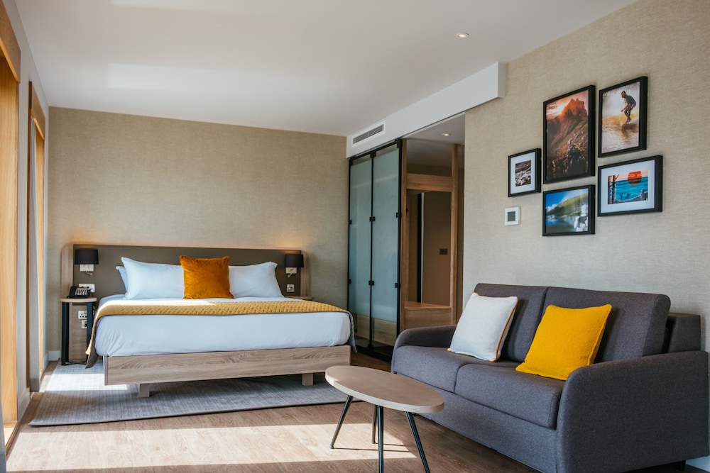Junior Suite, 1 King Bed photo 2