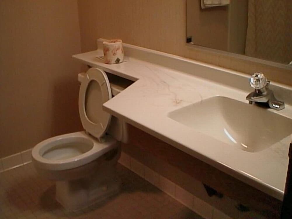 Standard Room, 2 Double Beds, Non Smoking - Photo 8