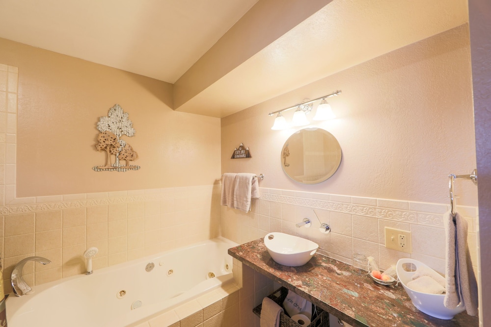 Standard Double Room, Ensuite (Denali Suite ) photo 3
