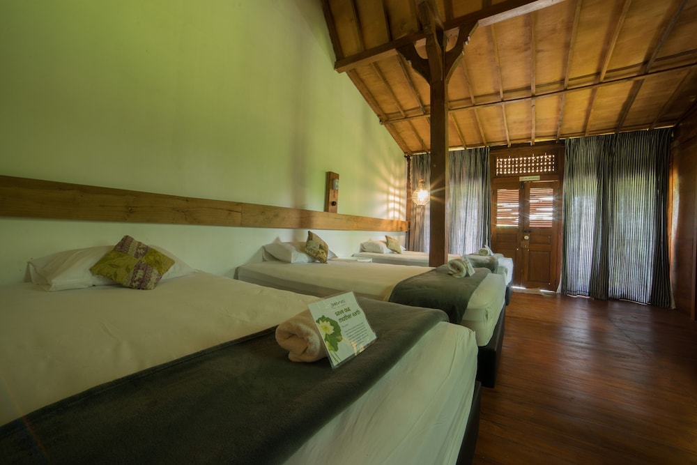 Jepara Triple Bed - Photo 4
