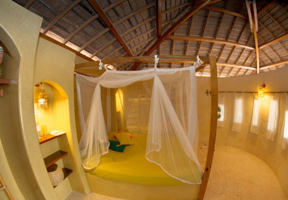 Standard Room, 1 Bedroom, Partial Lake View photo 3