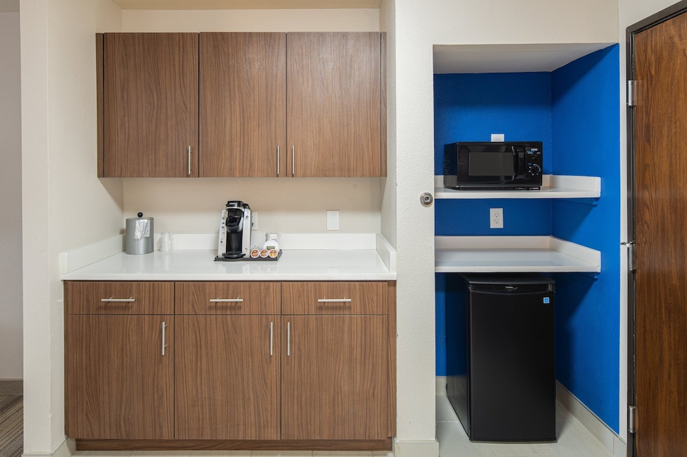 Holiday Inn Express & Suites N Waco Area - West by IHG, Bild 8