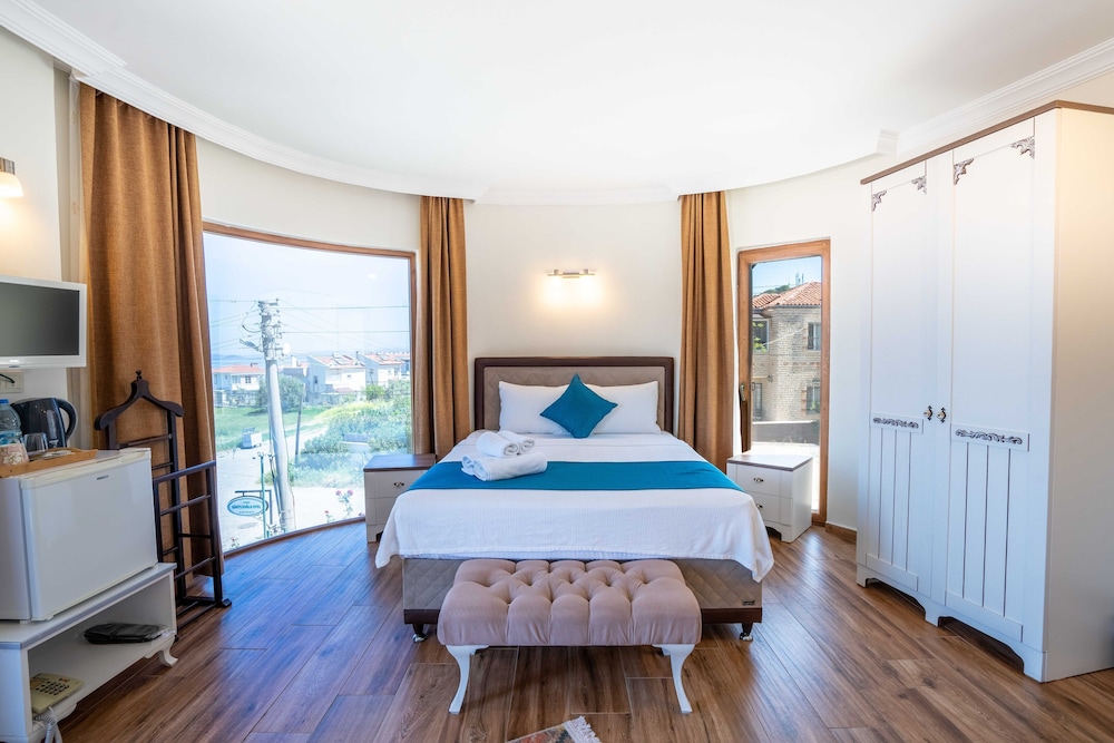 Deluxe Room, Non Smoking, Sea View photo 3
