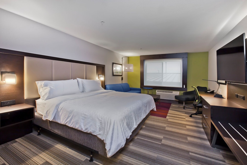Room - Photo 4