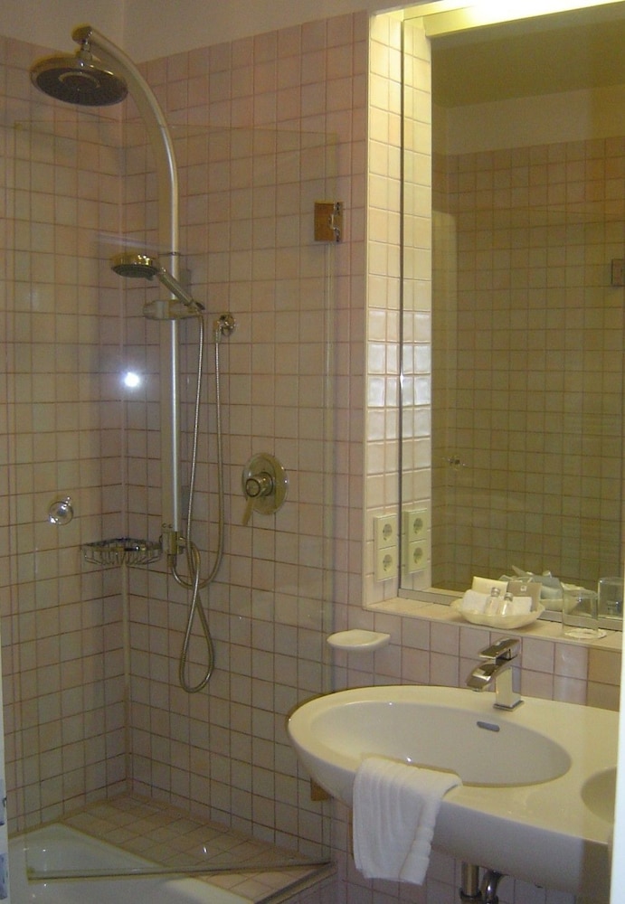 Double Room - Photo 9