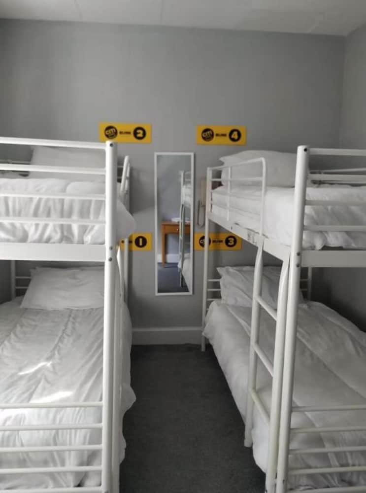 Standard Quadruple Room - Photo 4