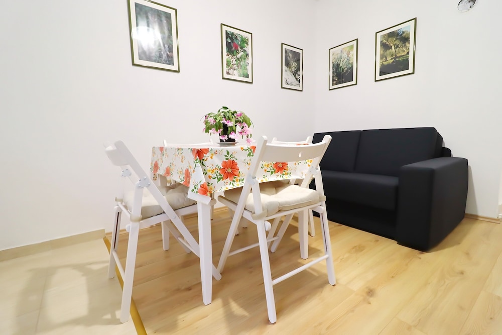 Apartment (Standard One Bedroom Apartment)