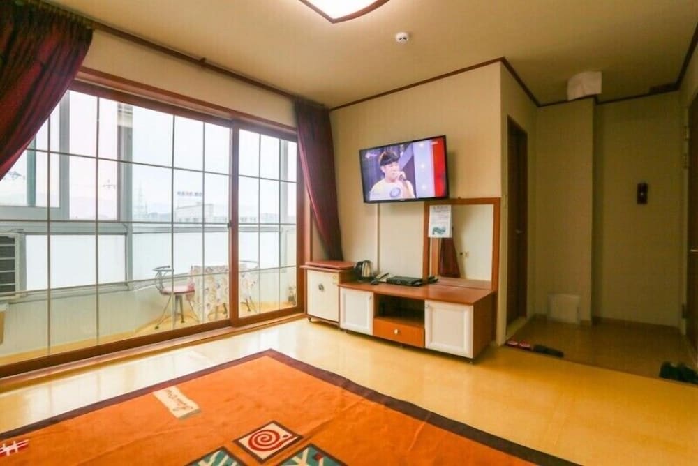 Traditional Room photo 2