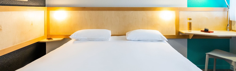 Standard Room, 1 Queen Bed (POP) photo 1