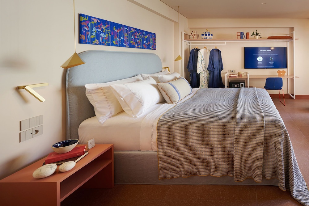 The Loom Attic Suite 403 photo 1