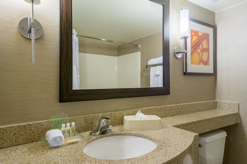 Standard Room, 2 Double Beds, Pool View - Photo 6