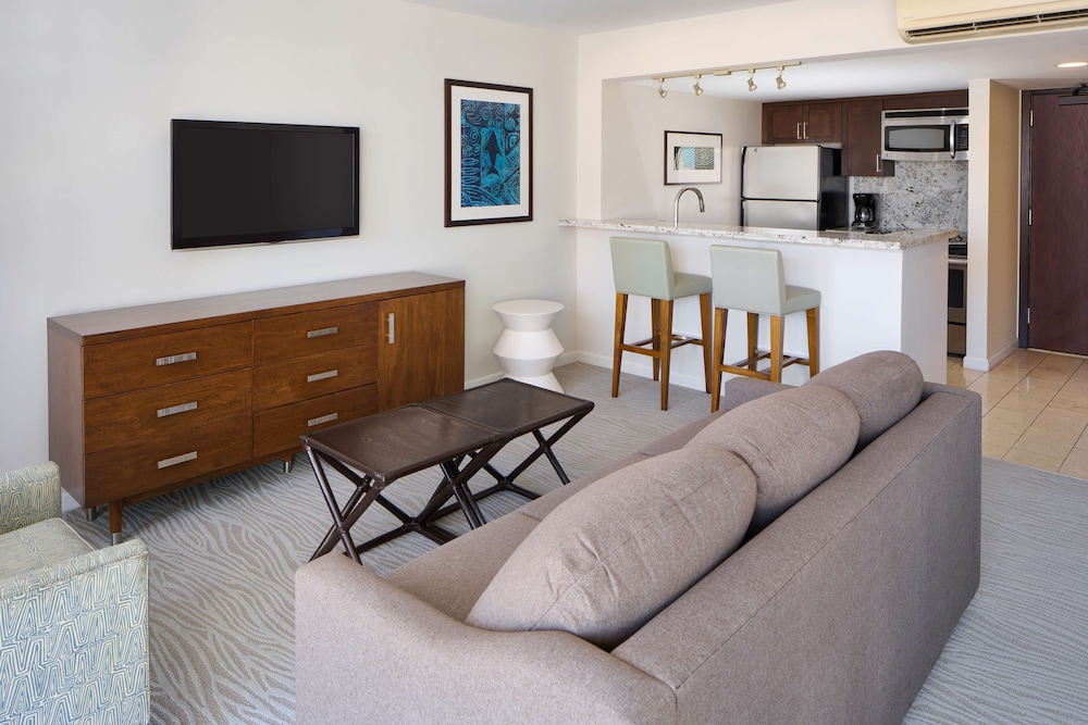 Luxury Junior Suite Partial Ocean View - Photo 6