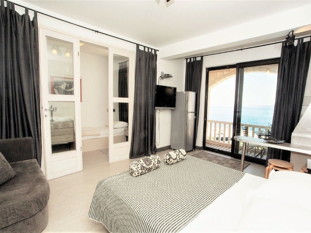 Studio (uperior Studio Apartment with Sea Vie) photo 2