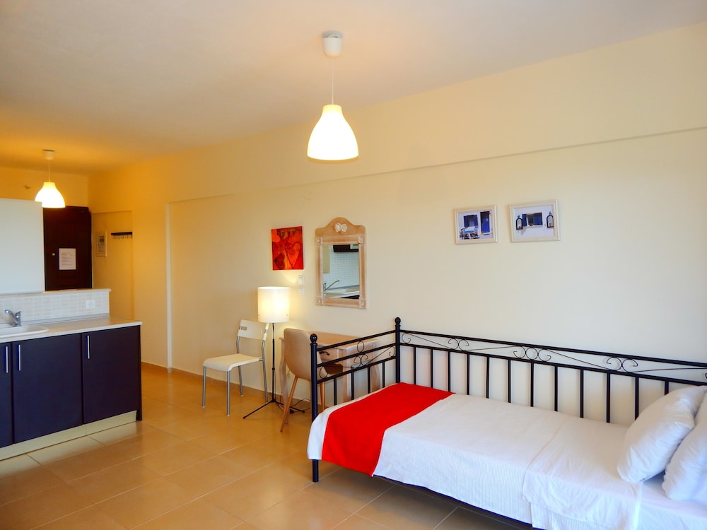 Classic Apartment, 1 Bedroom, Kitchen, Sea Facing (2) photo 1