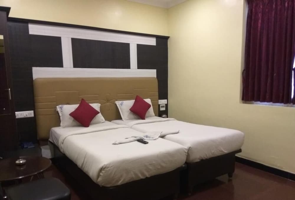 Deluxe Double or Twin Room, 1 Bedroom, Smoking, City View photo 1
