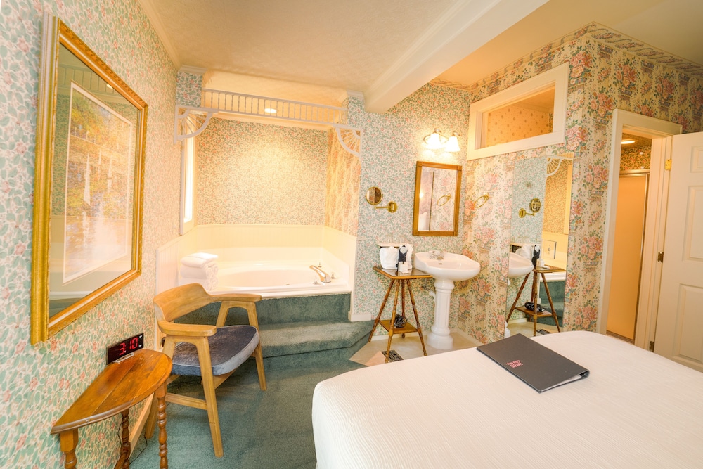 The Forget-Me-Not Room